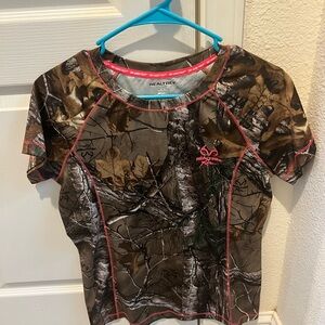 Realtree Women's Camo Short Sleeve Tee - Brown and Green